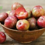 Ăn mận có nổi mụn không? Cách ăn mận không nổi mụn!