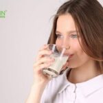 Uống sữa có nổi mụn không? 8 cách uống sữa không bị lên mụn!